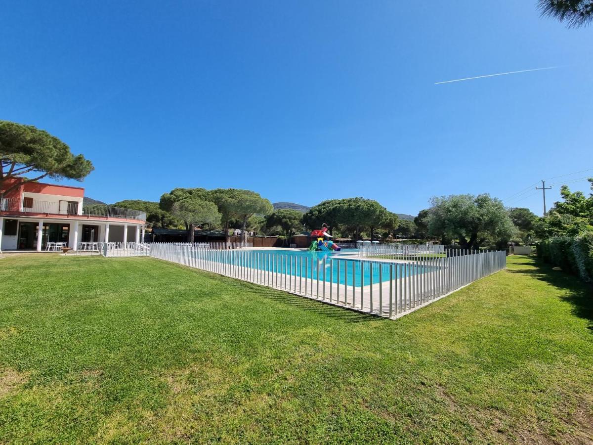 Camping Lacona Pineta Capoliveri  Luaran gambar